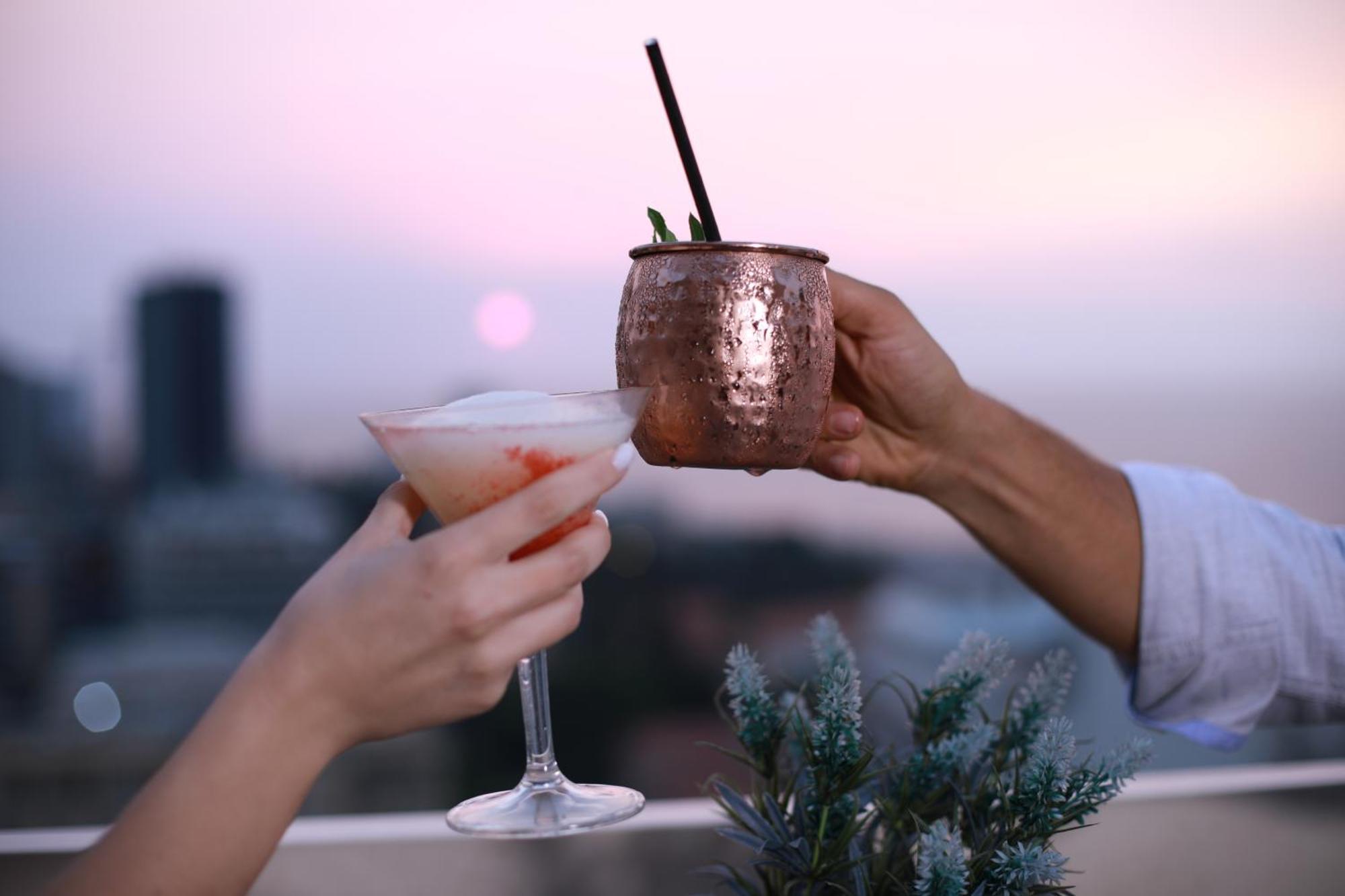 Hotel Gefinor Rotana - Bejrút Exteriér fotografie A Moscow Mule cocktail