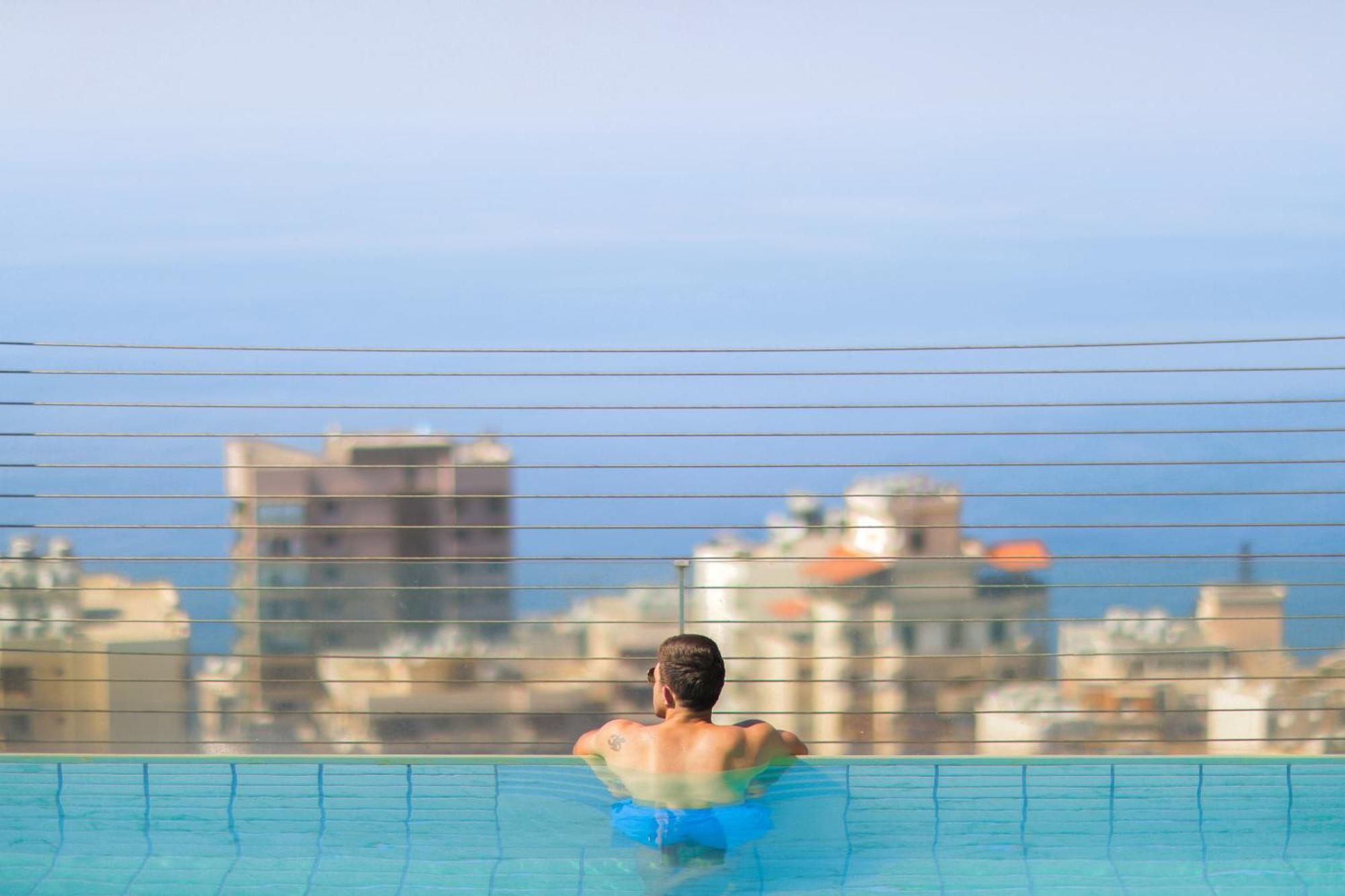 Hotel Gefinor Rotana - Bejrút Exteriér fotografie Swimming pool in Nicosia