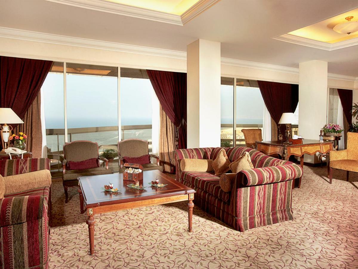 Hotel Gefinor Rotana - Bejrút Exteriér fotografie The Royal Suite