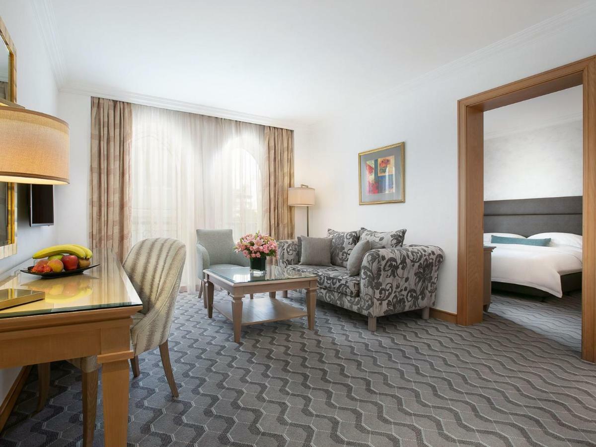 Hotel Gefinor Rotana - Bejrút Exteriér fotografie Suite